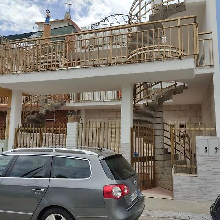 Casa Vacanza Villa Teresa Dix トッレ・ラピッロ エクステリア 写真